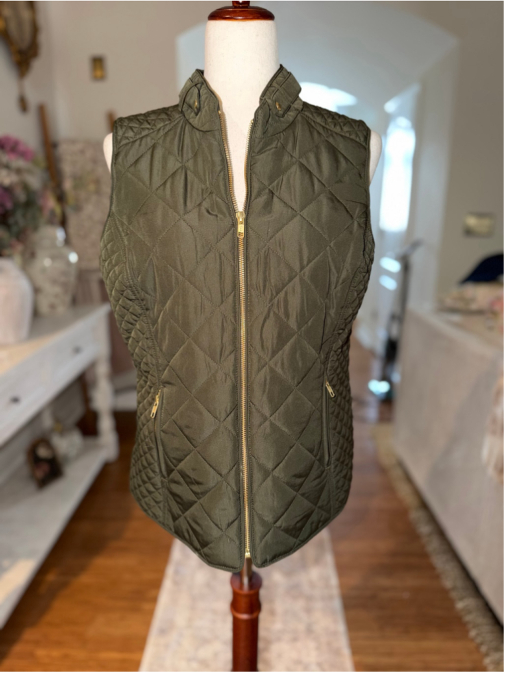 Crown & Ivy Olive Quilted Vest Size M